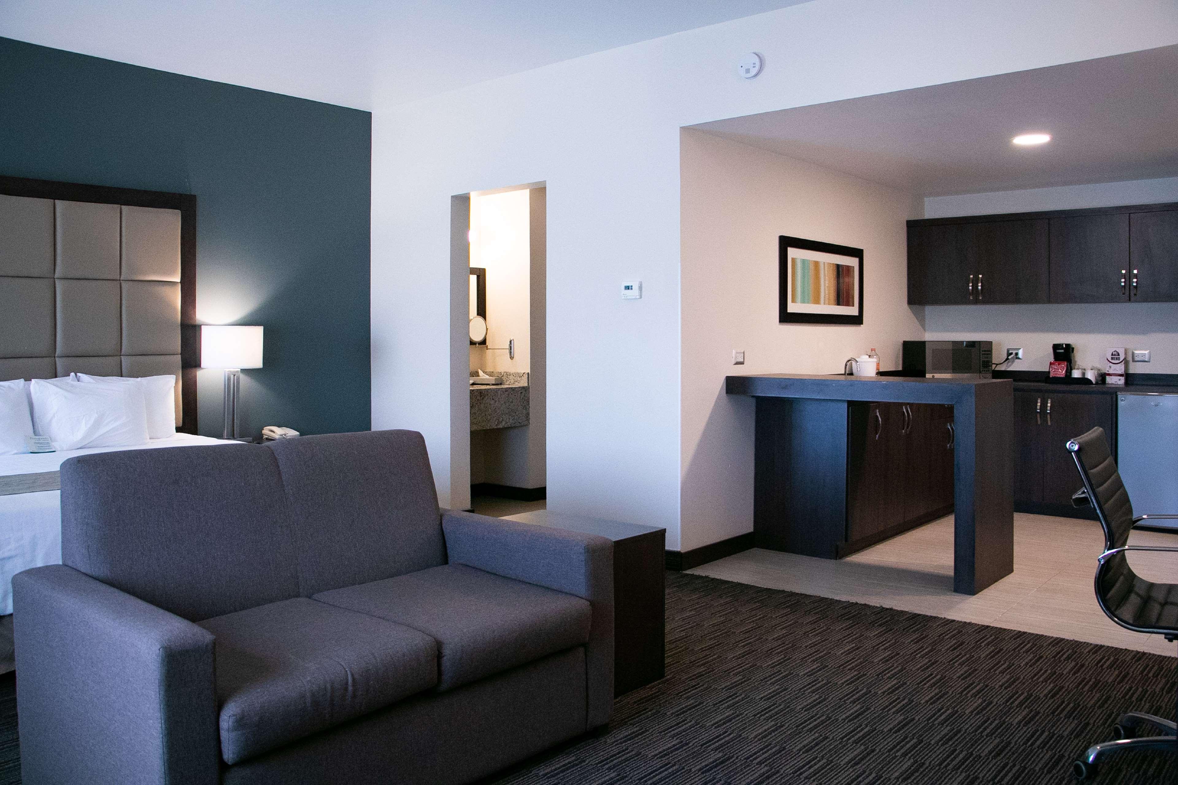 Best Western Plus Chihuahua Juventud Exterior photo